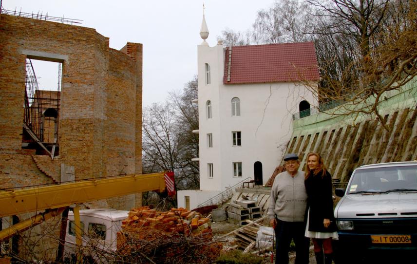 Assistance in the construction and reconstruction of temples