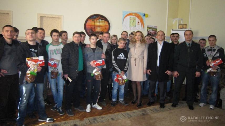 Photo 2 for Congratulations on a bright Easter day to juvenile detainees (convicted) in the Lukyanovsky pre-trial detention center.