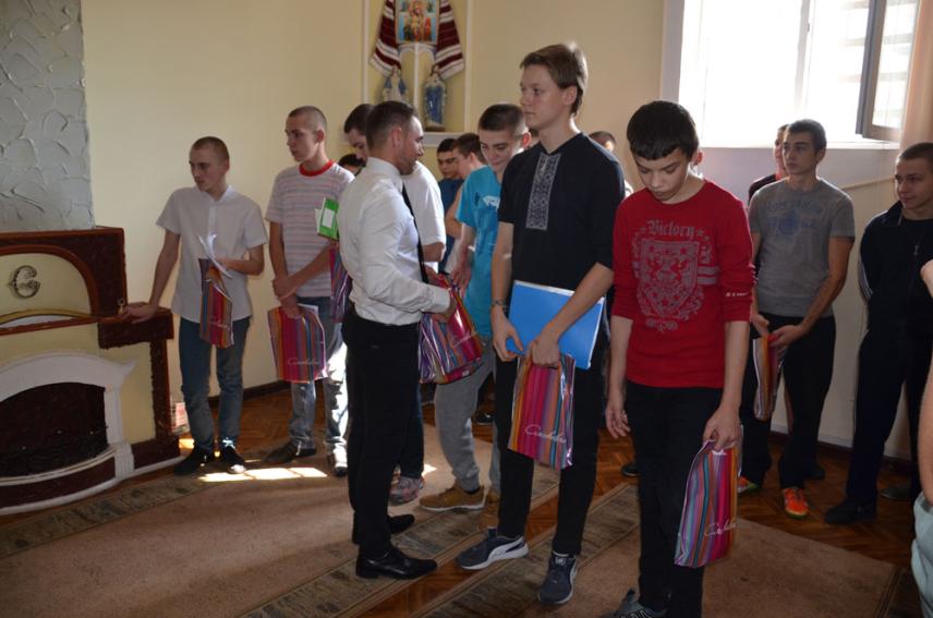 Photo 2 for Celebration of the Day of Knowledge in Lukyanivskyi SIZO (special facility for juvenile detainees and convicts), September 1, 2015.