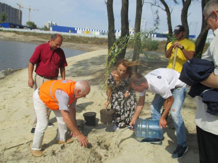 Photo 5 for September 5, 2016. A new public space on Lake Maly Nebrizh, Darnytskyi district.