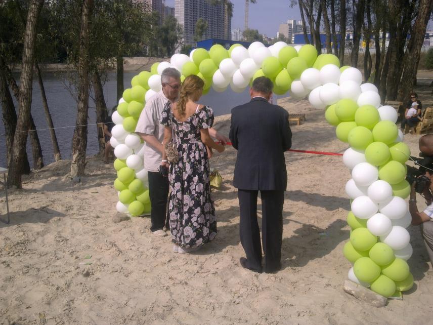 Photo 1 for September 5, 2016. A new public space on Lake Maly Nebrizh, Darnytskyi district.